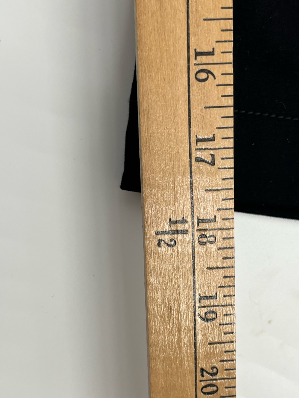 St. John's Bay Black Capri Pants - Picture 4 of 8